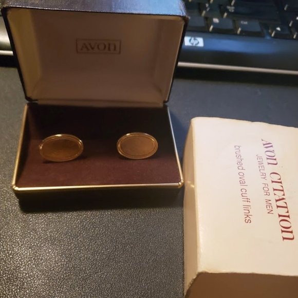 Vintage Avon Brushed oval cuff links - Picture 2 of 2
